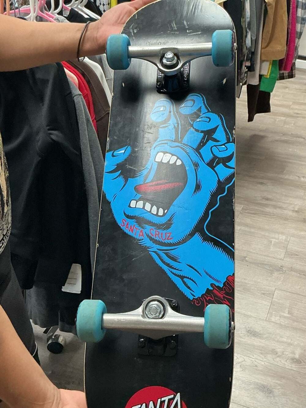 Santa Cruz Screaming Hand Complete Skateboard 8 Inch Black
